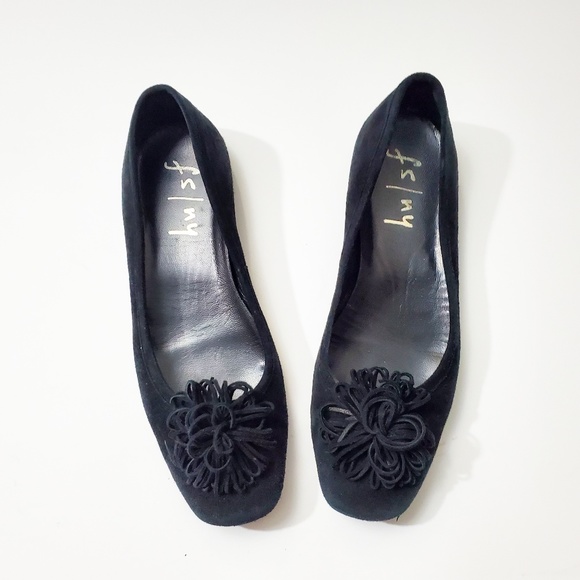 fs/ny Shoes - 🌼 FS/NY French Sole New York Suede Pom Pom Flat